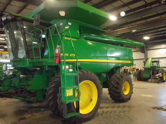 2009 John Deere 9770 STS Combine