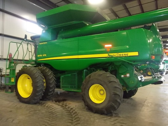 2009 John Deere 9770 STS Combine