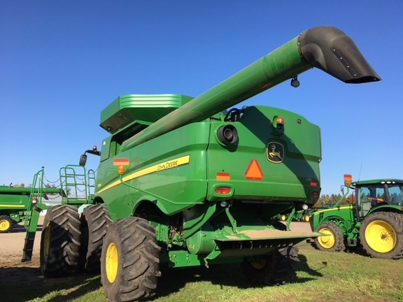 2014 John Deere S660 Combine