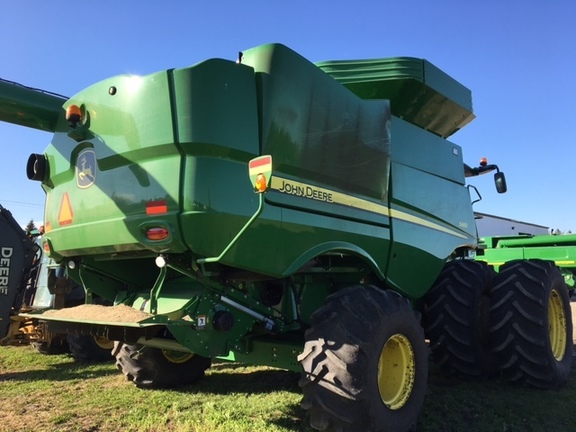 2014 John Deere S660 Combine