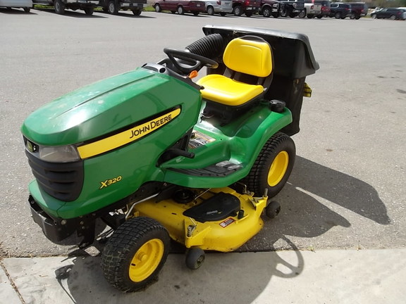 2011 John Deere X320 Garden Tractor