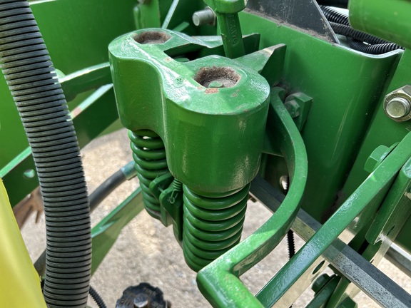 2005 John Deere 1720 Tree Planter