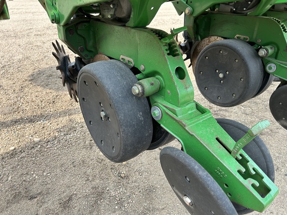 2005 John Deere 1720 Tree Planter