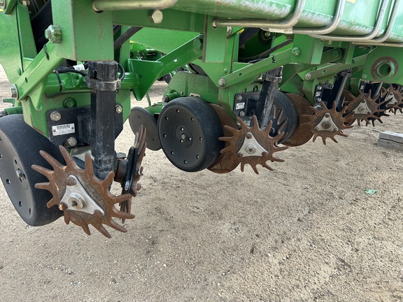 2005 John Deere 1720 Tree Planter