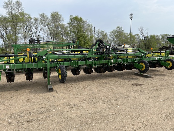 2005 John Deere 1720 Tree Planter