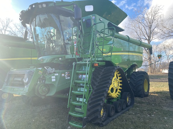 2023 John Deere S780 Combine