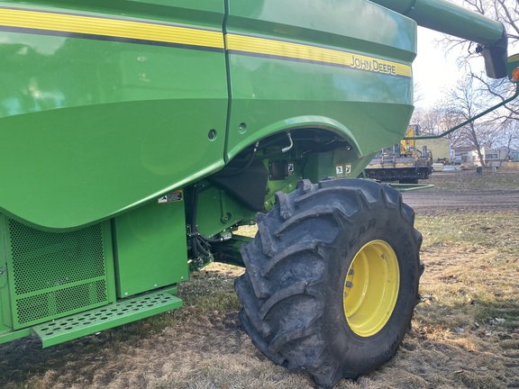 2023 John Deere S780 Combine