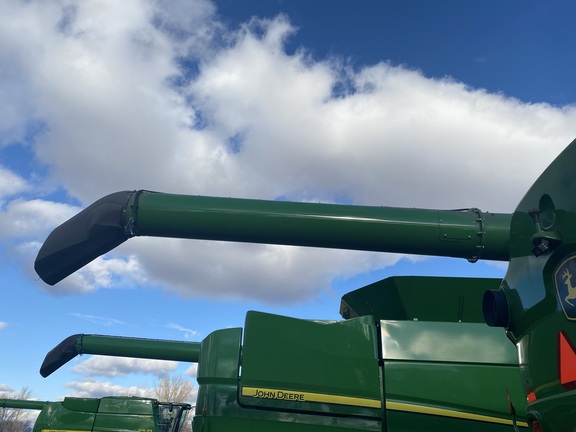 2023 John Deere S780 Combine