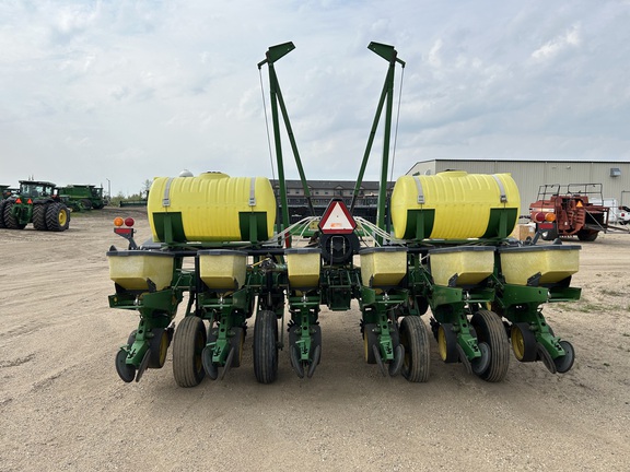 1994 John Deere 7200 Planter