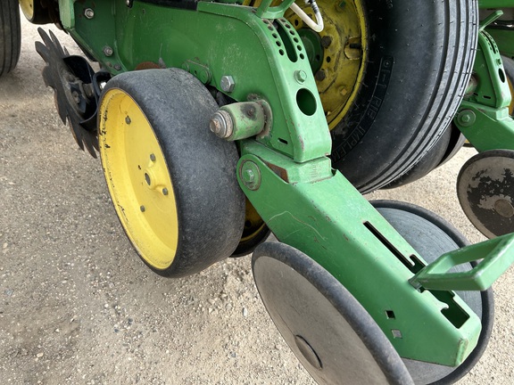 1994 John Deere 7200 Planter