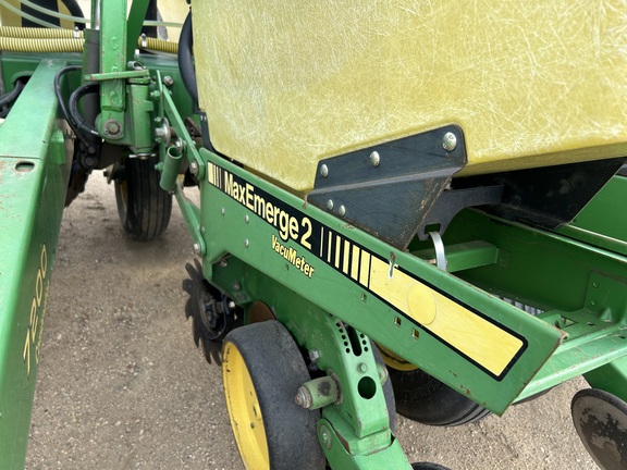 1994 John Deere 7200 Planter