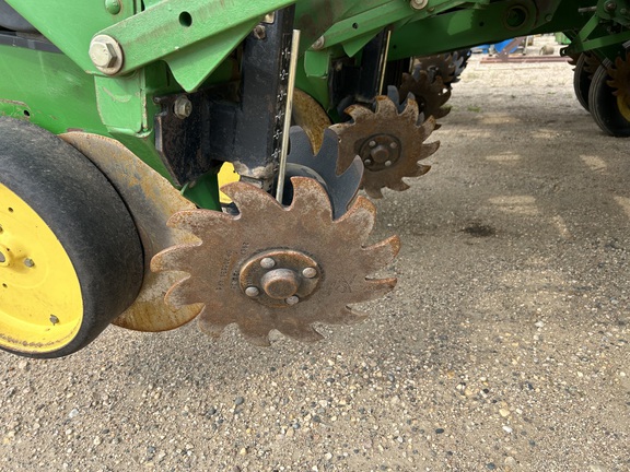 1994 John Deere 7200 Planter