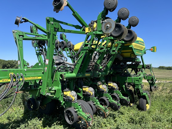 2014 John Deere 1790 Planter