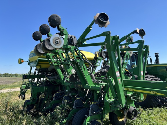 2014 John Deere 1790 Planter