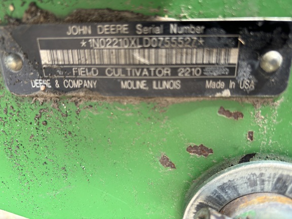 2014 John Deere 2210 Field Cultivator