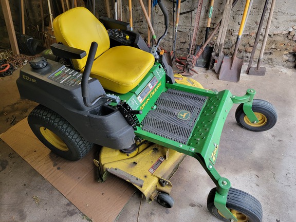 2011 John Deere Z445 Mower/Zero Turn