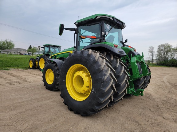 2023 John Deere 8R 370 Tractor