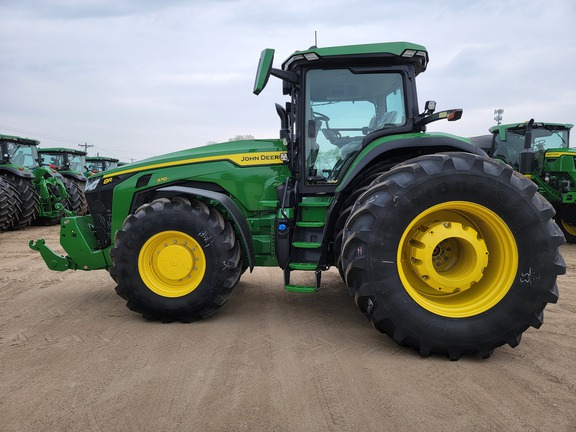 2023 John Deere 8R 370 Tractor