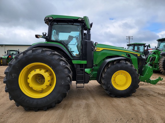 2023 John Deere 8R 370 Tractor