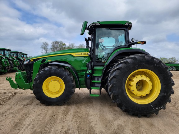 2023 John Deere 8R 370 Tractor