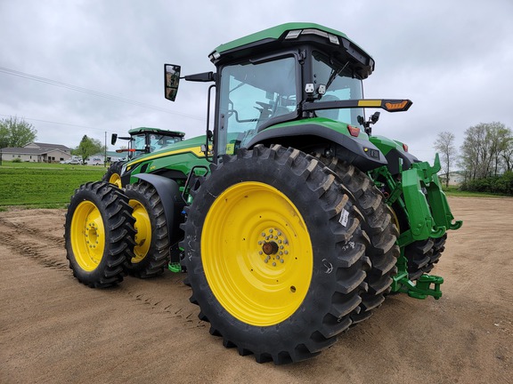 2023 John Deere 8R 370 Tractor