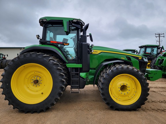 2023 John Deere 8R 370 Tractor