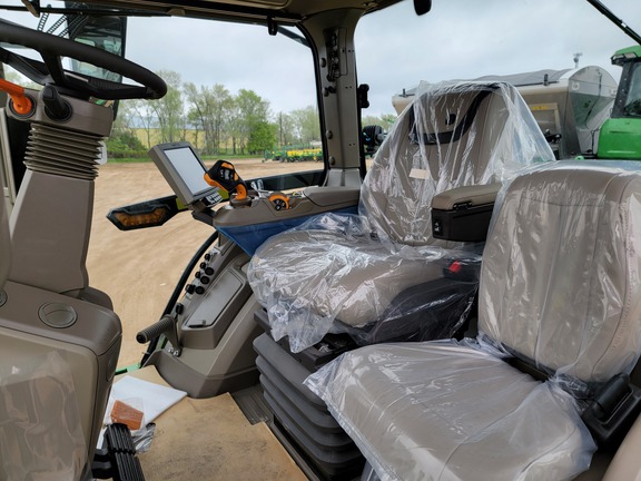 2023 John Deere 8R 370 Tractor