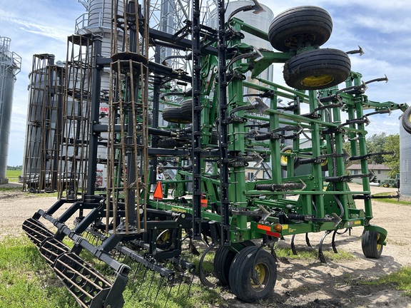 2008 John Deere 2210 Field Cultivator