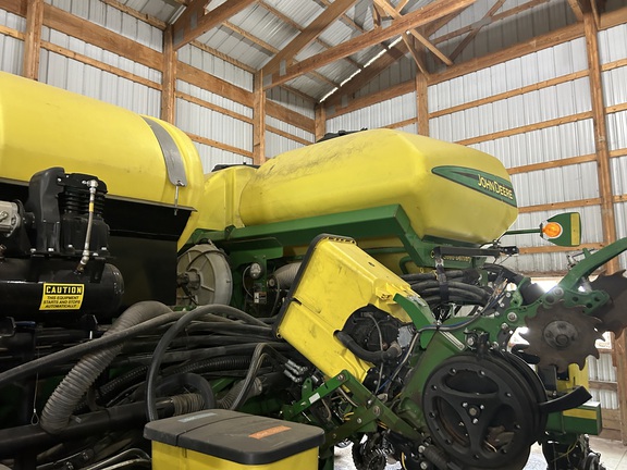 2006 John Deere DB80 Planter