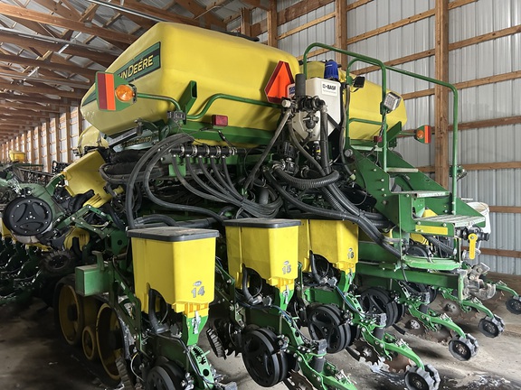 2006 John Deere DB80 Planter