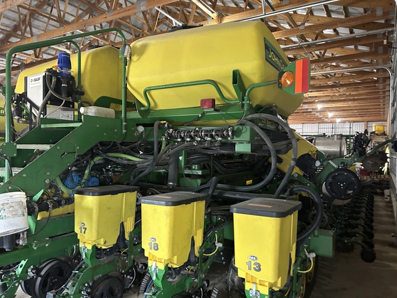 2006 John Deere DB80 Planter