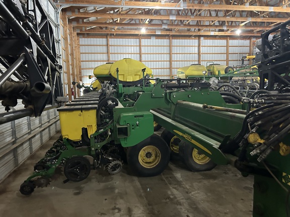 2006 John Deere DB80 Planter