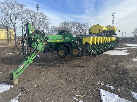 2006 John Deere DB80 Planter