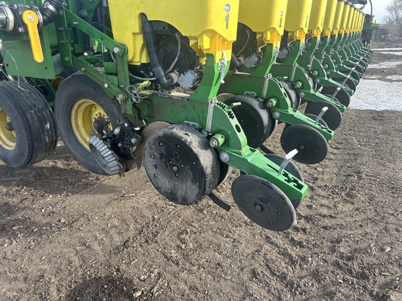 2006 John Deere DB80 Planter