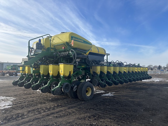 2006 John Deere DB80 Planter