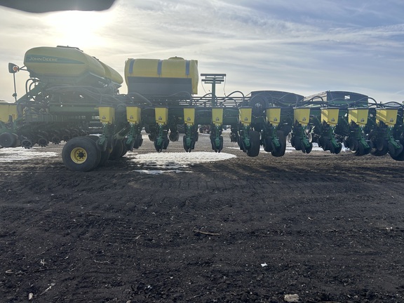 2006 John Deere DB80 Planter