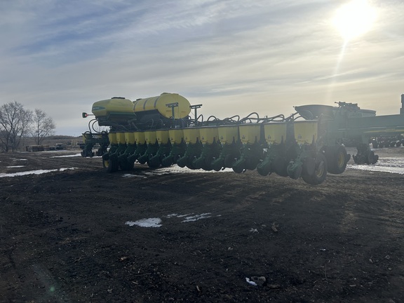 2006 John Deere DB80 Planter