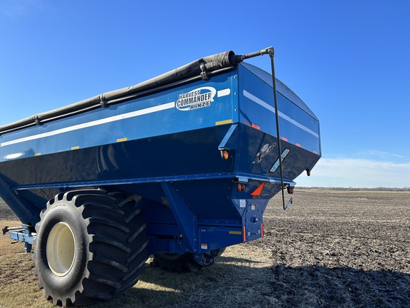 2011 Kinze 1050 Grain Cart