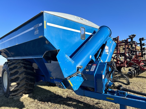 2011 Kinze 1050 Grain Cart