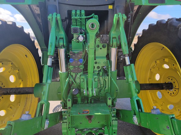 2022 John Deere 6R 175 Tractor