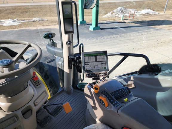 2022 John Deere 6R 175 Tractor