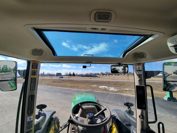 2022 John Deere 6R 175 Tractor