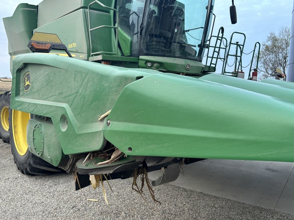 2021 John Deere C8R Header Corn Head