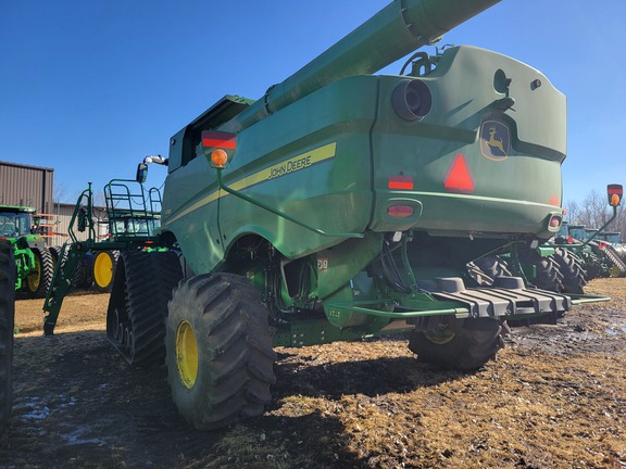 2024 John Deere S780 Combine