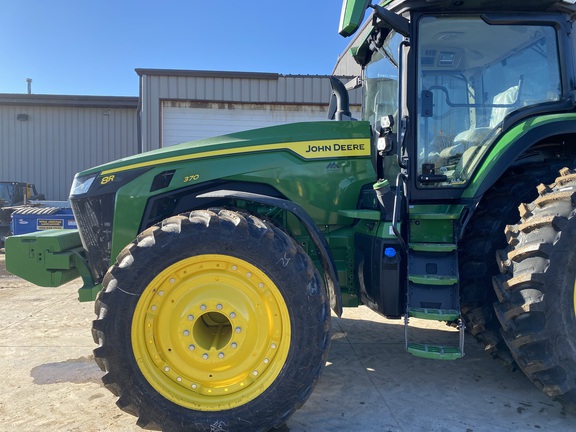 2024 John Deere 8R 370 Tractor