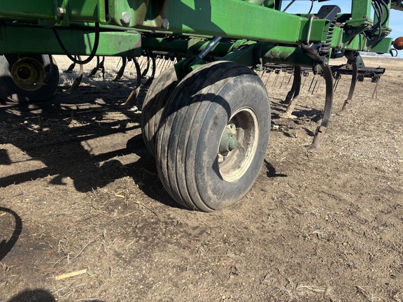 1996 John Deere 985 Field Cultivator