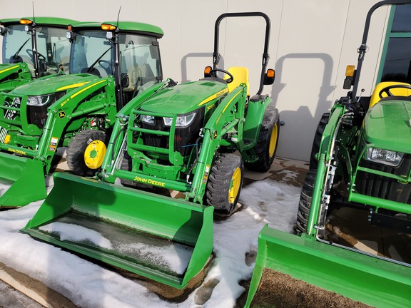 2023 John Deere 3033R Tractor Compact