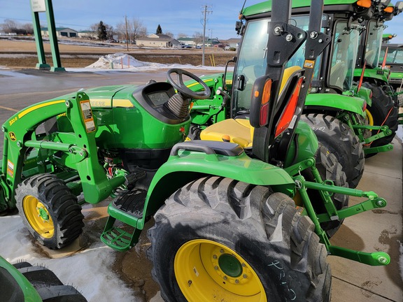 2023 John Deere 3033R Tractor Compact