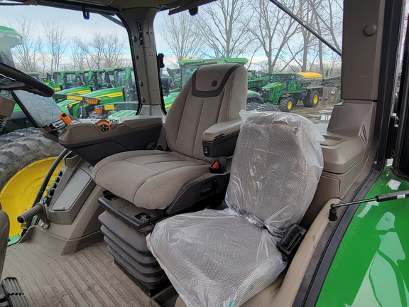 2024 John Deere 8R 250 Tractor