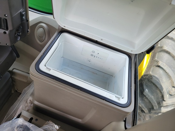 2024 John Deere 9R 640 Tractor 4WD